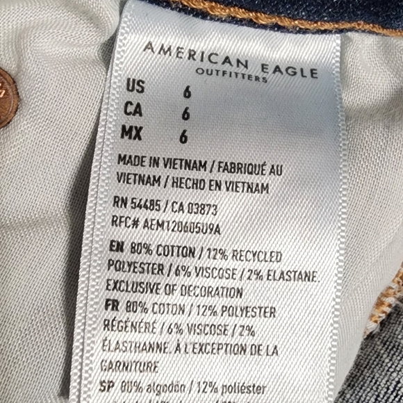 American Eagle Denim Distressed Shorts Size 6 - Picture 6 of 8